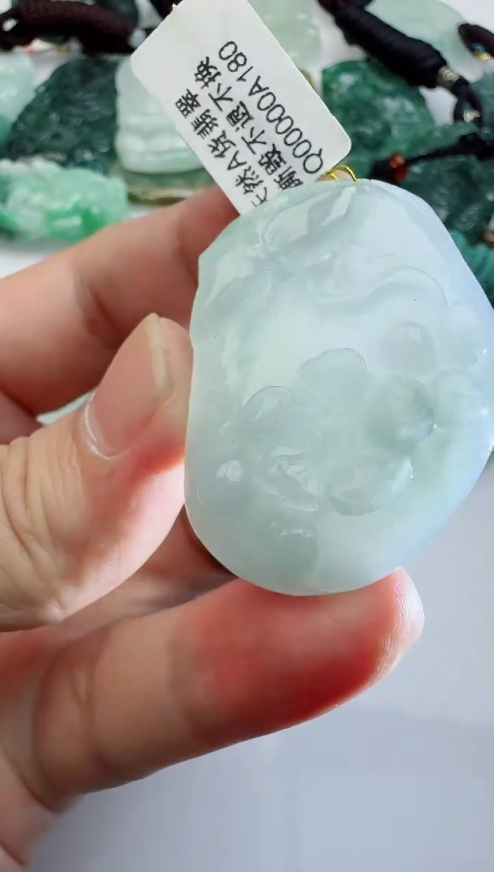 【闪购商品】翡翠颈饰未镶嵌11111111111111