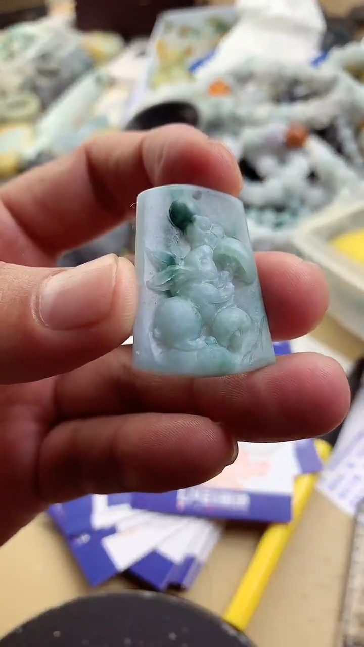 定制翡翠未镶嵌翡翠1