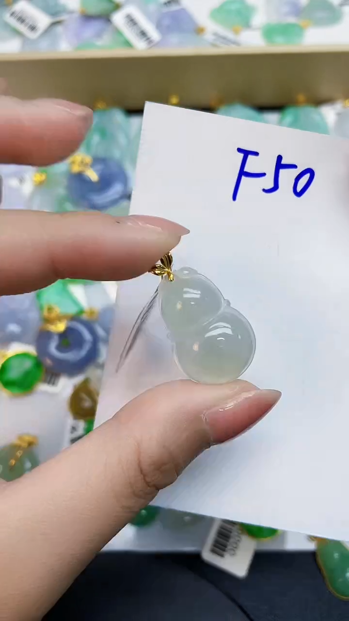 翡翠18K金镶嵌颈饰0000000000
