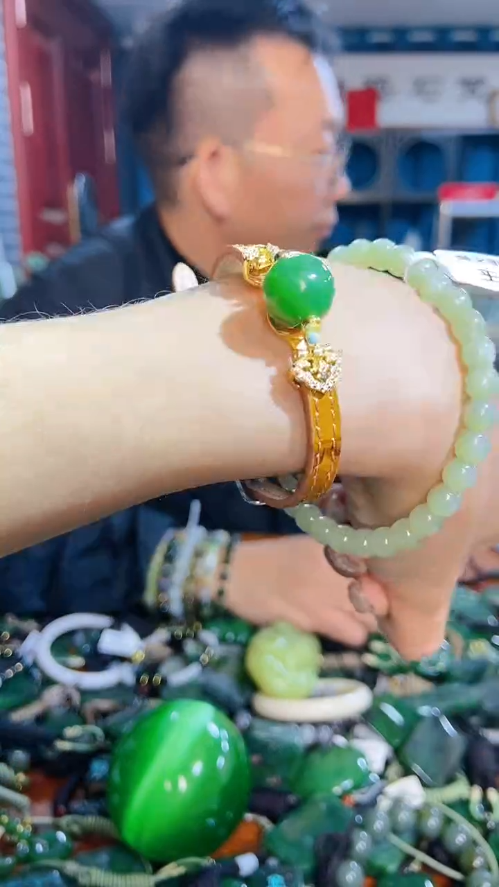 未镶嵌和田玉挂件1