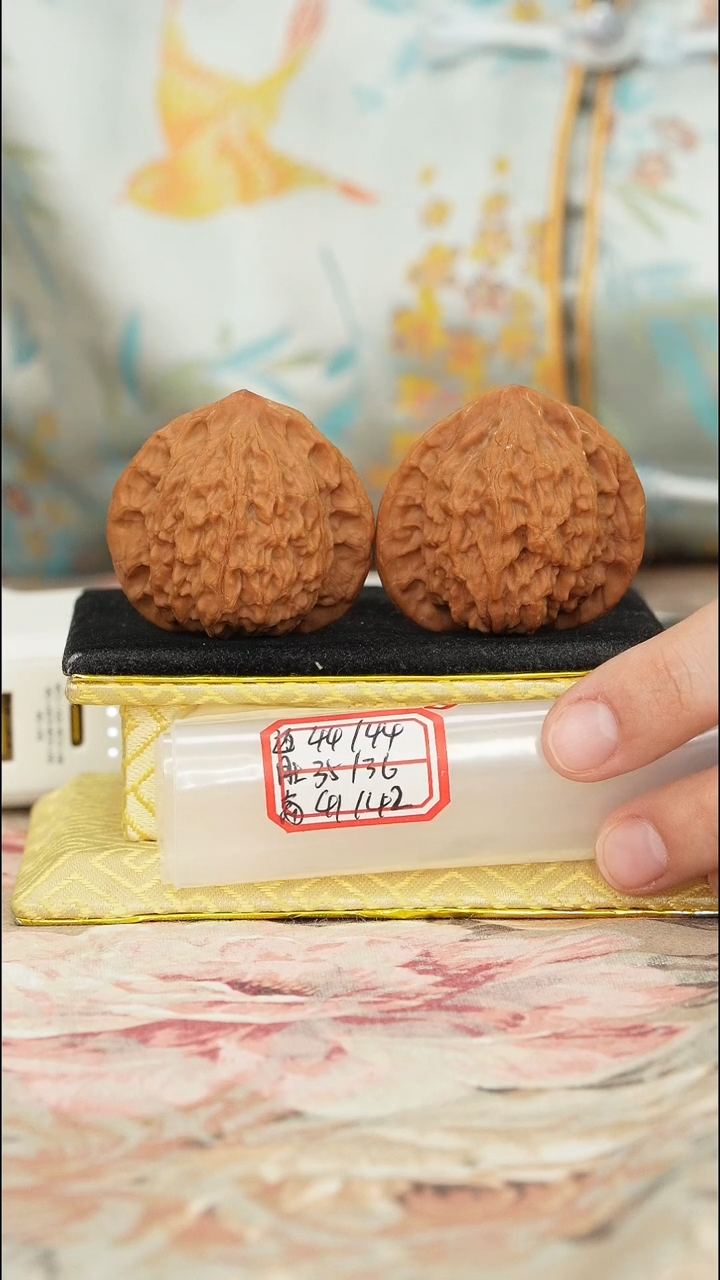 【闪购商品】文玩核桃把件崔凯公子帽