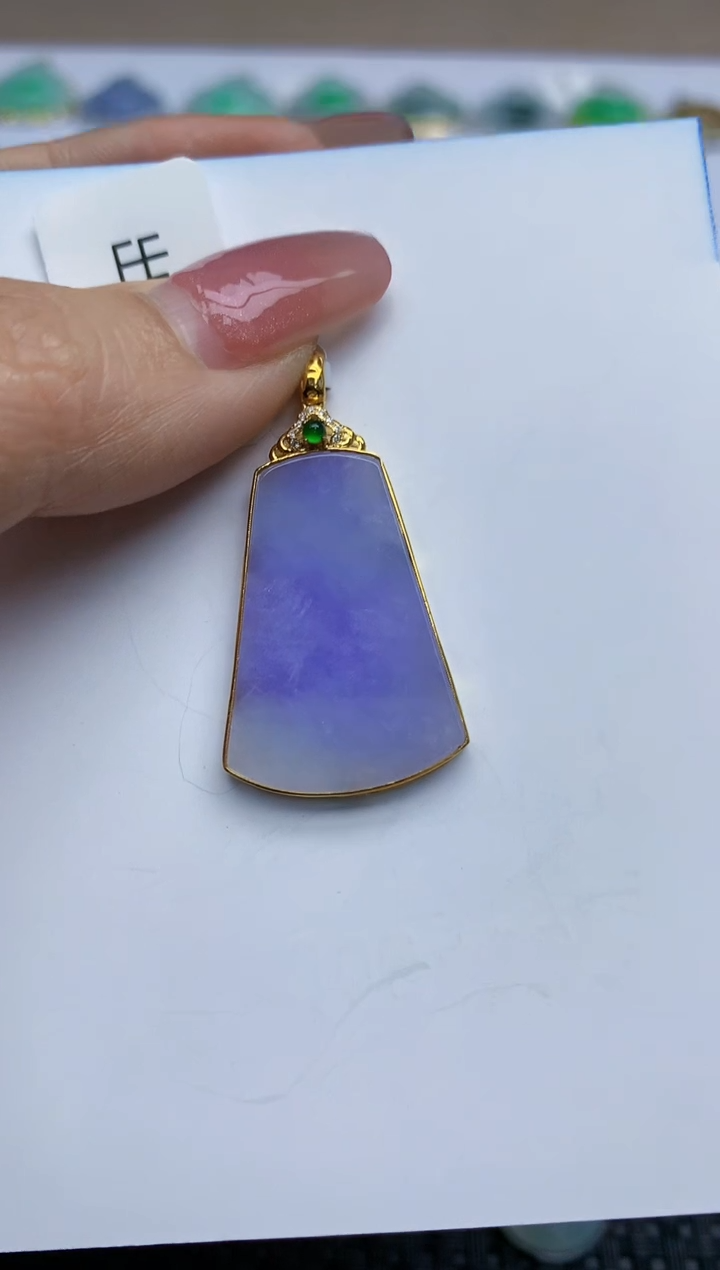 【闪购商品】翡翠挂件18K金镶嵌天然翡翠A货