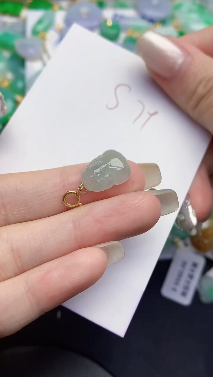 翡翠未镶嵌颈饰缅甸天然翡翠A货