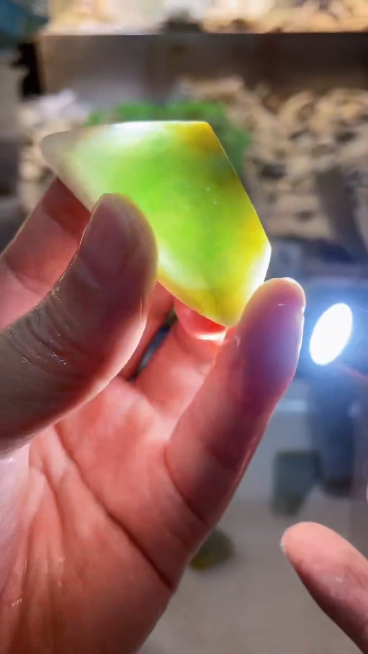 翡翠挂件未镶嵌0朱0翡翠珠宝541