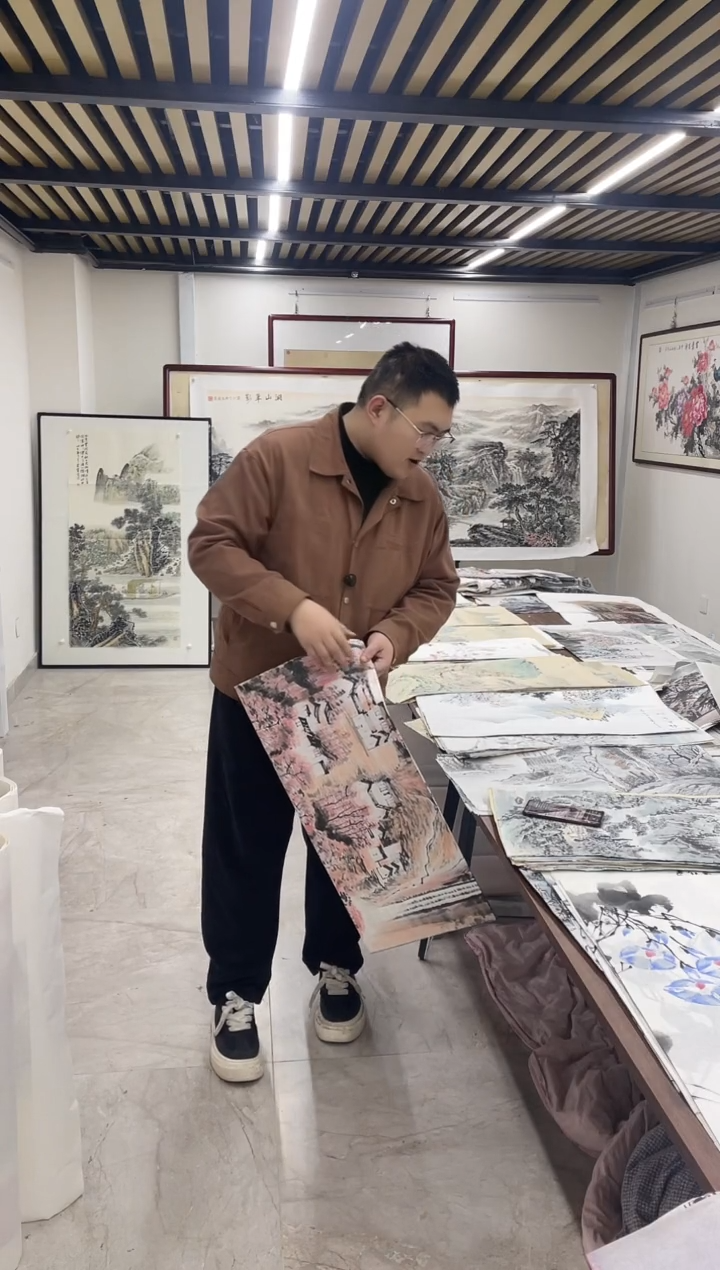 国画融易专属链接-W山H遍带证书