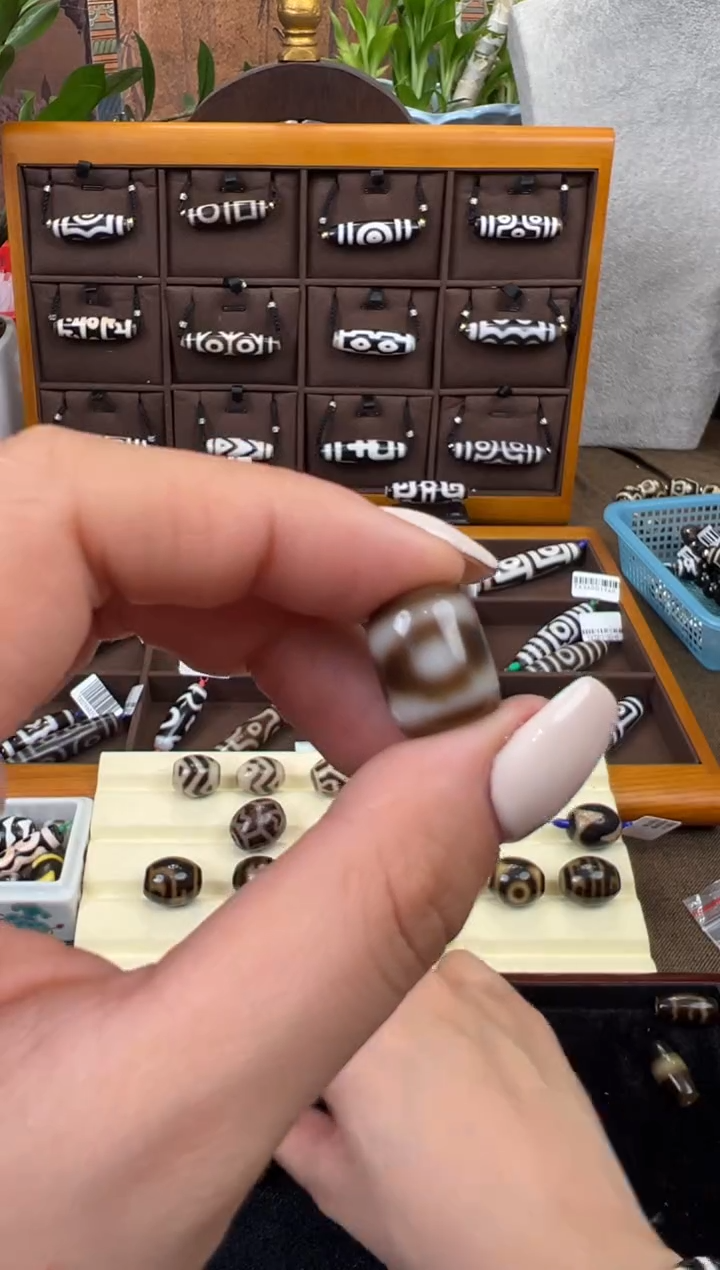 【闪购商品】玛瑙/玉髓吊坠(不含链)未镶嵌80.(微瑕随机发货)