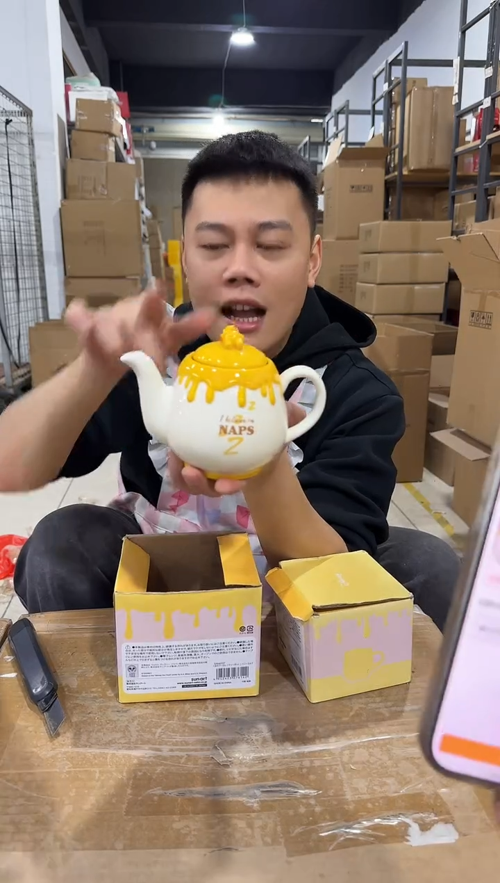 瓷片原盒维尼蜂蜜茶壶