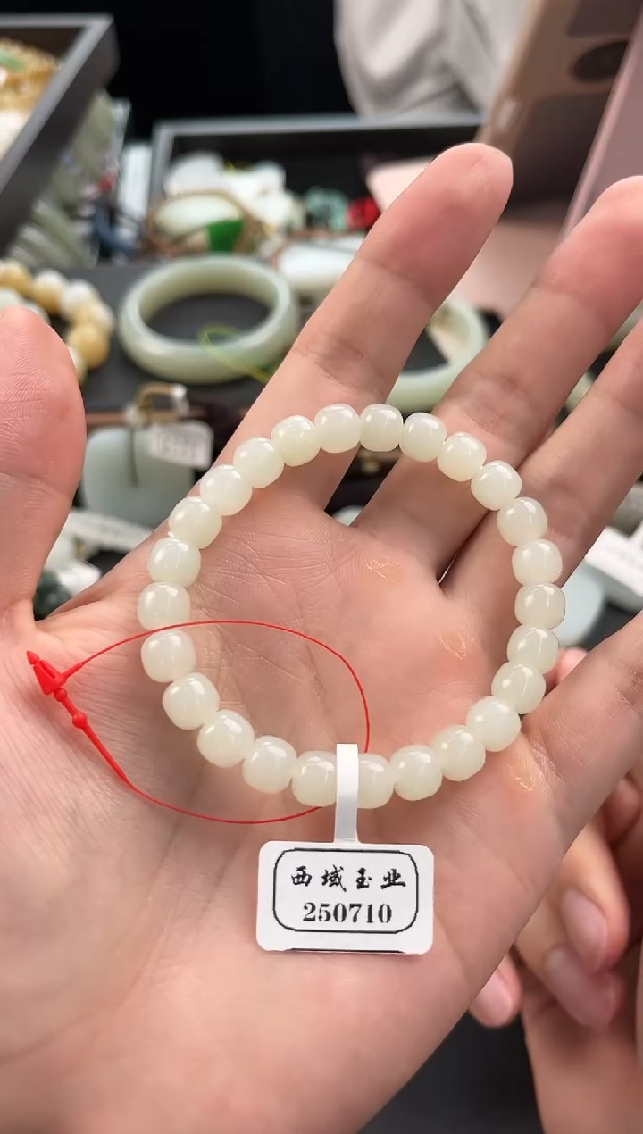 和田玉未镶嵌手串且末天泰白玉老型珠手串卡8微色差