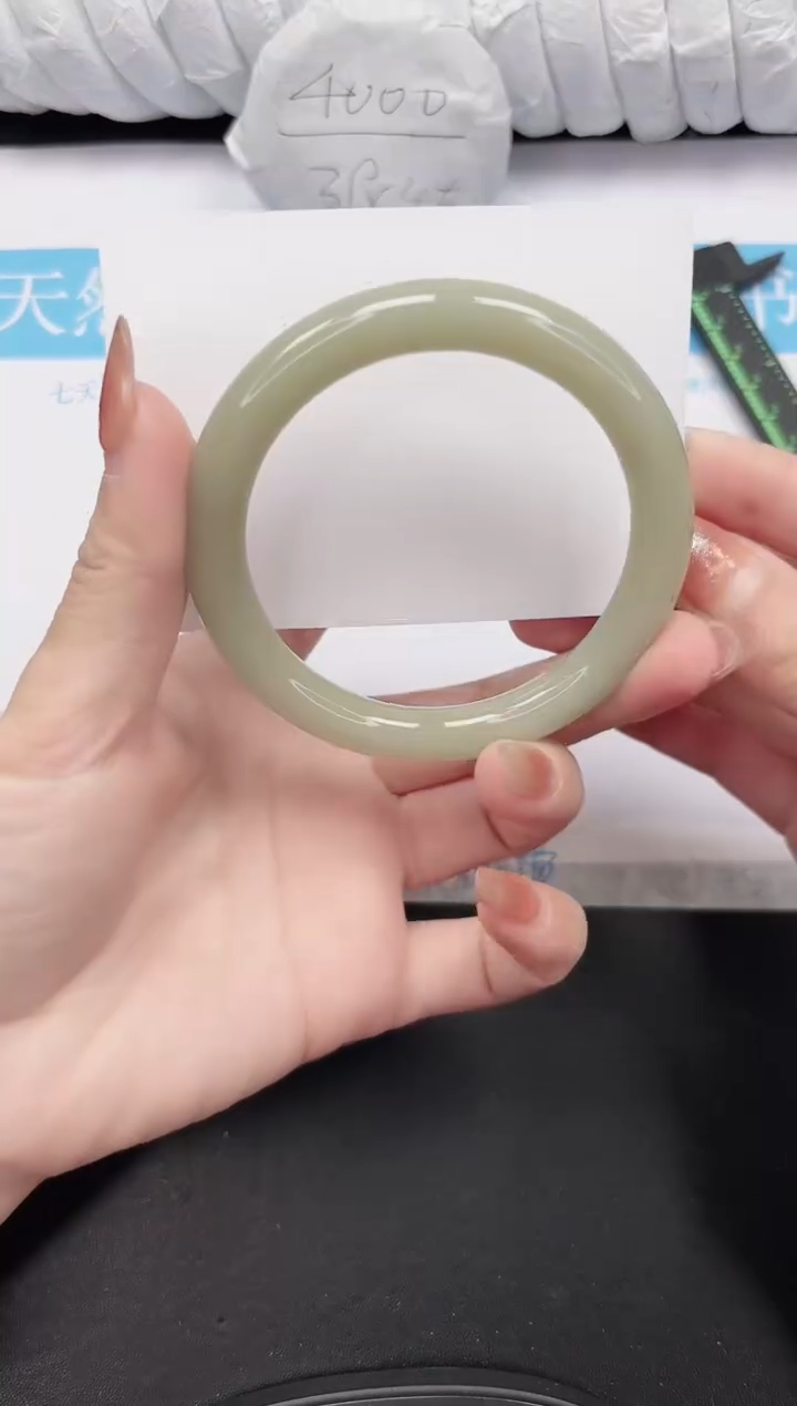 未镶嵌手镯石英质玉46-59.5DY