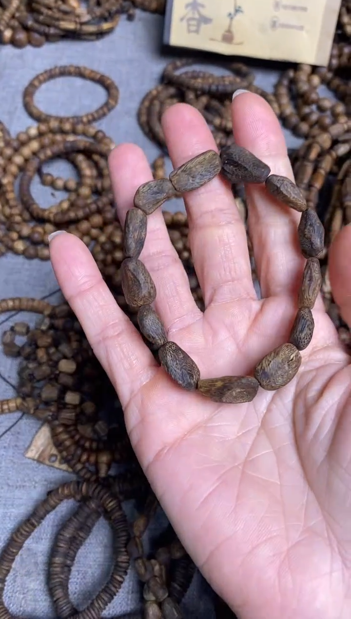 沉香手串沉水随型树丁包壳珠单圈手串7+多样性发一