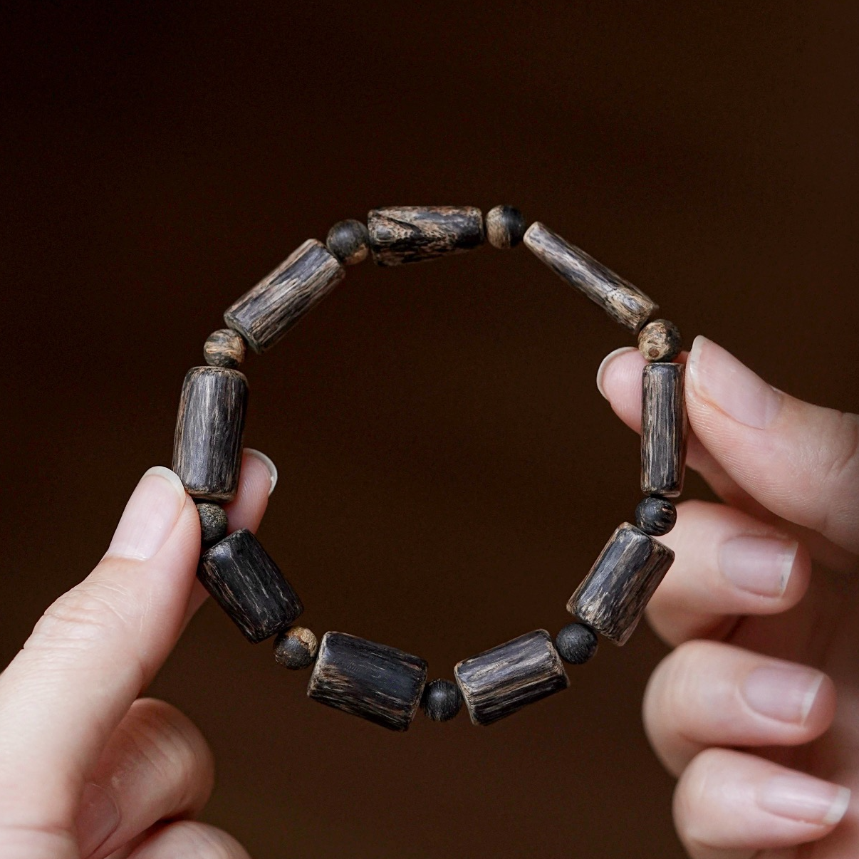 达拉干满油沉水老料随形个性单圈手串 A609