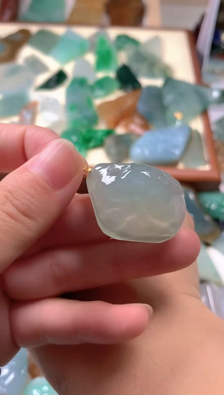 【闪购商品】翡翠颈饰18K金镶嵌吊坠