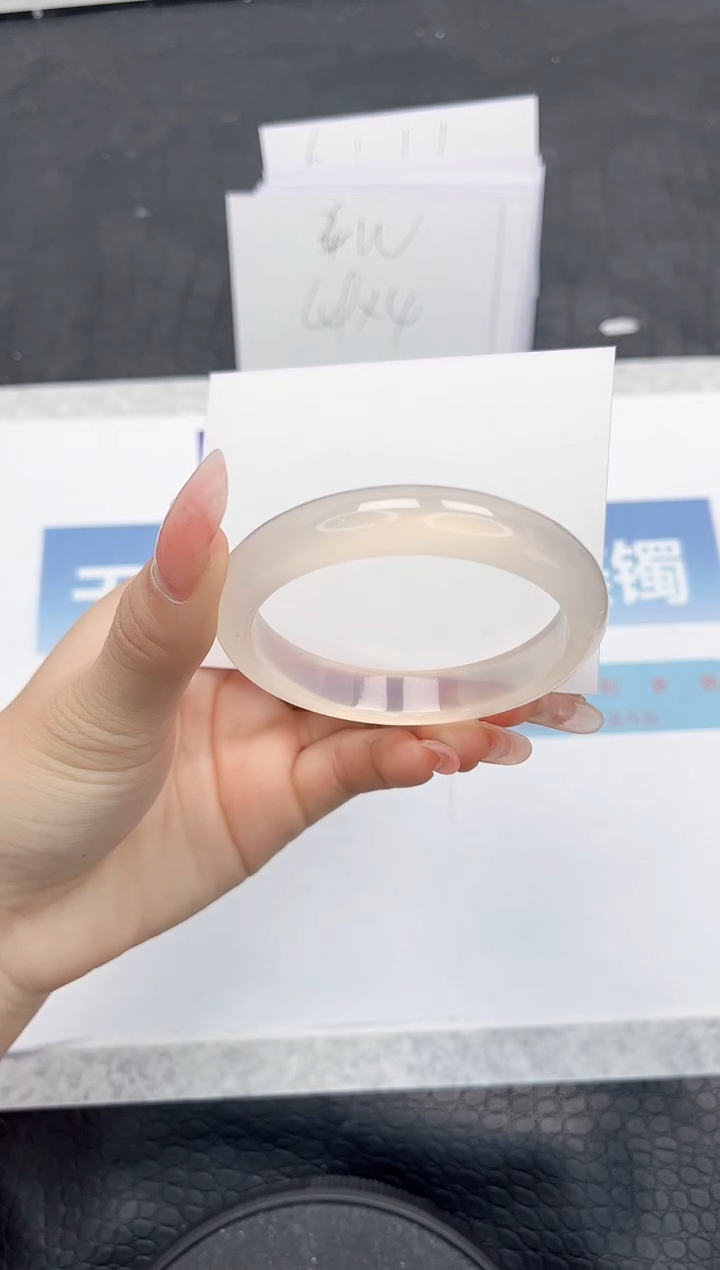 【闪购商品】石英质玉手镯未镶嵌L461-53.6