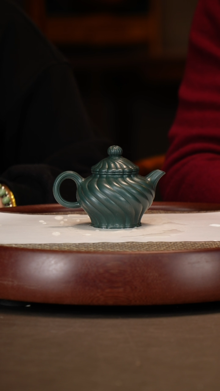 【闪购商品】紫砂茶壶绿泥筋纹高宫灯150c