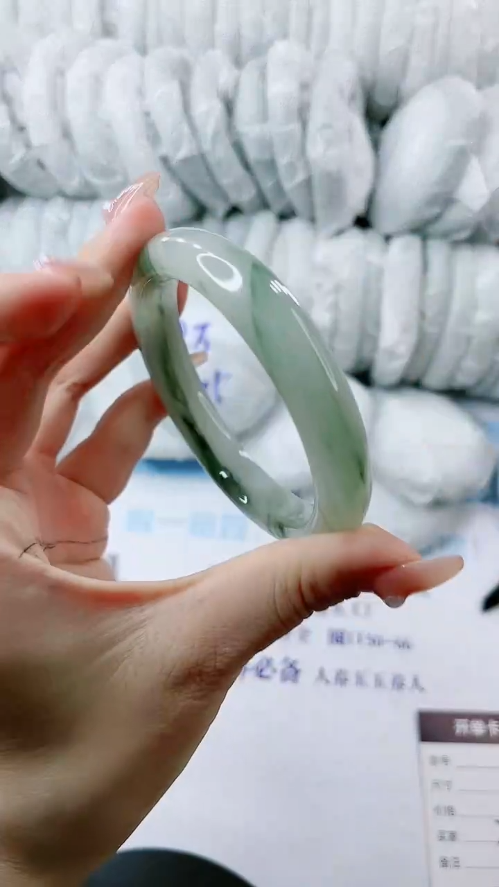 【闪购商品】石英质玉手镯未镶嵌多样性发货D129