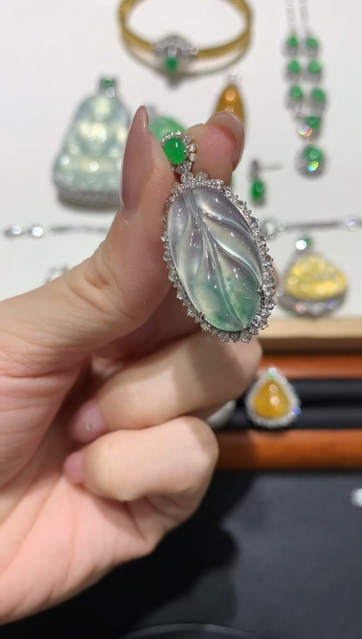 翡翠18K金镶嵌吊坠(不含链)团购4