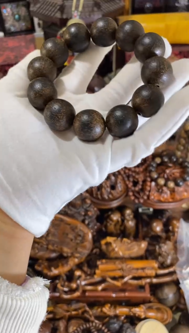 木中之王蚂蚁沉单圈手串