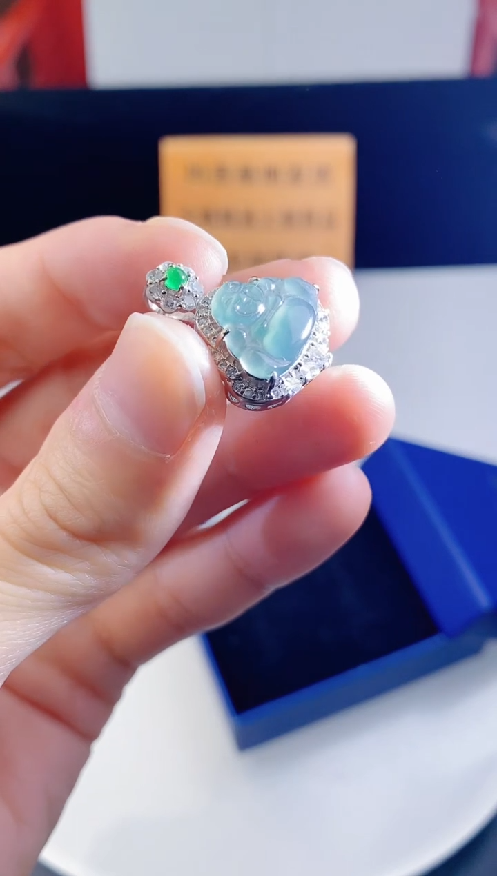 颈饰未镶嵌翡翠·