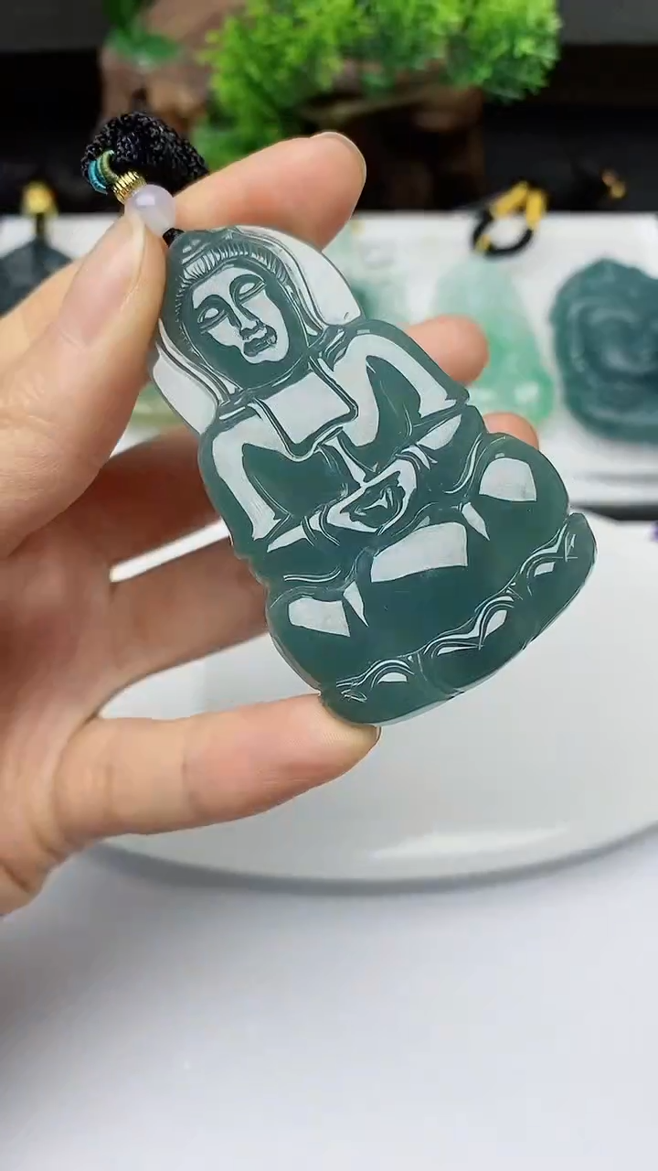 【闪购商品】翡翠颈饰未镶嵌