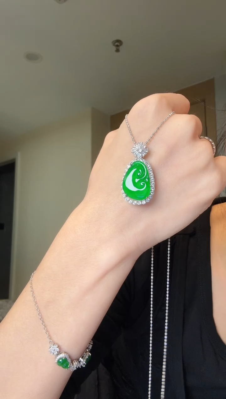 【闪购商品】翡翠吊坠(不含链)银S925镶嵌天然翡翠吊坠1