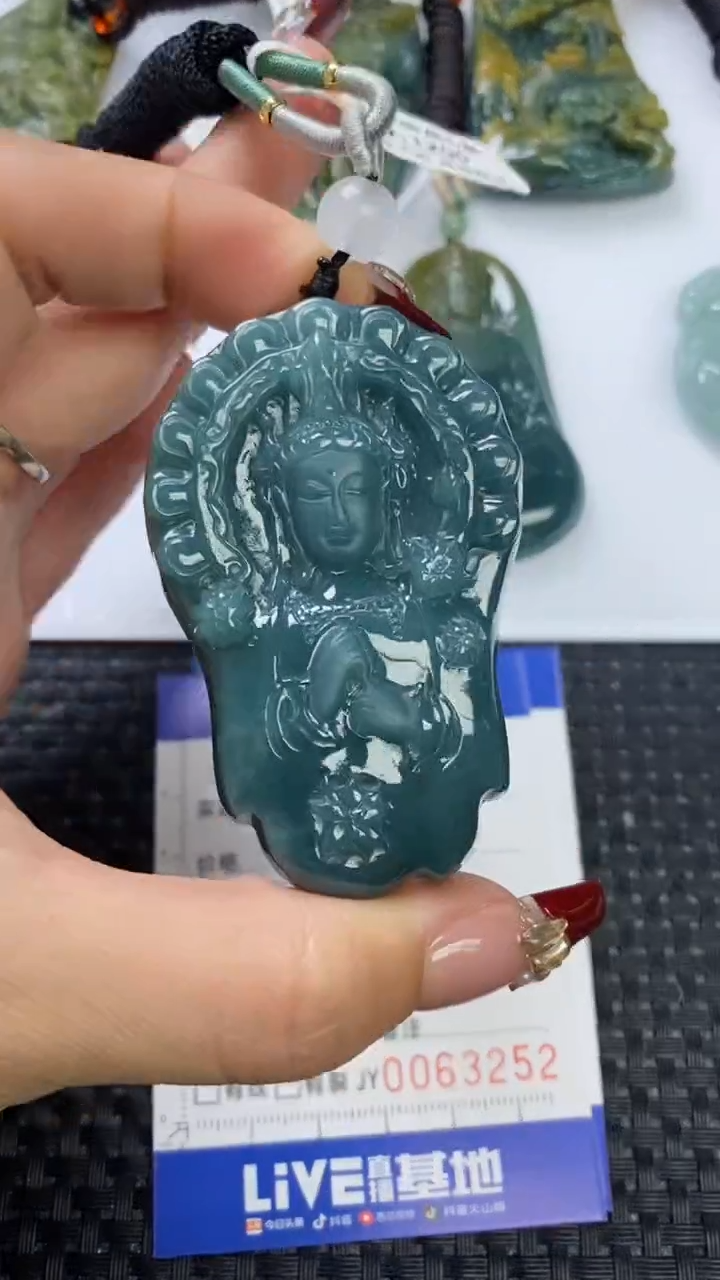 【闪购商品】翡翠颈饰未镶嵌1111111111111111