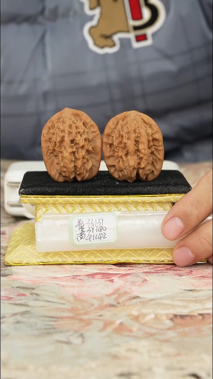 【闪购商品】文玩核桃把件非嫁接马老四