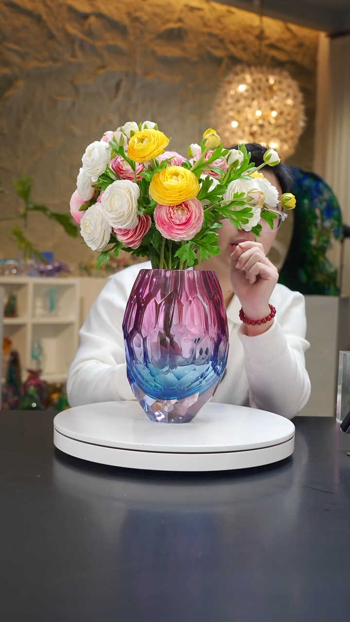 手工艺品琉璃金红蓝钻石切面花器