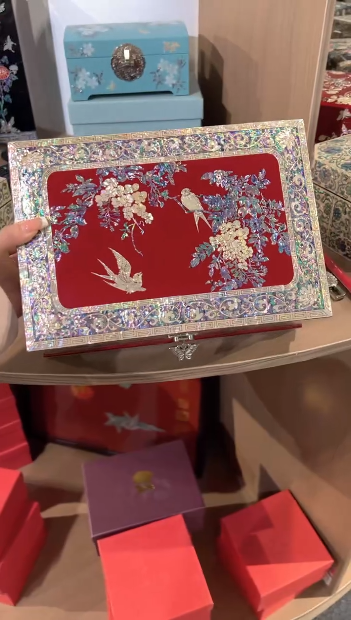 【闪购商品】按扣绒布底·弘贝雅螺钿漆器文化馆