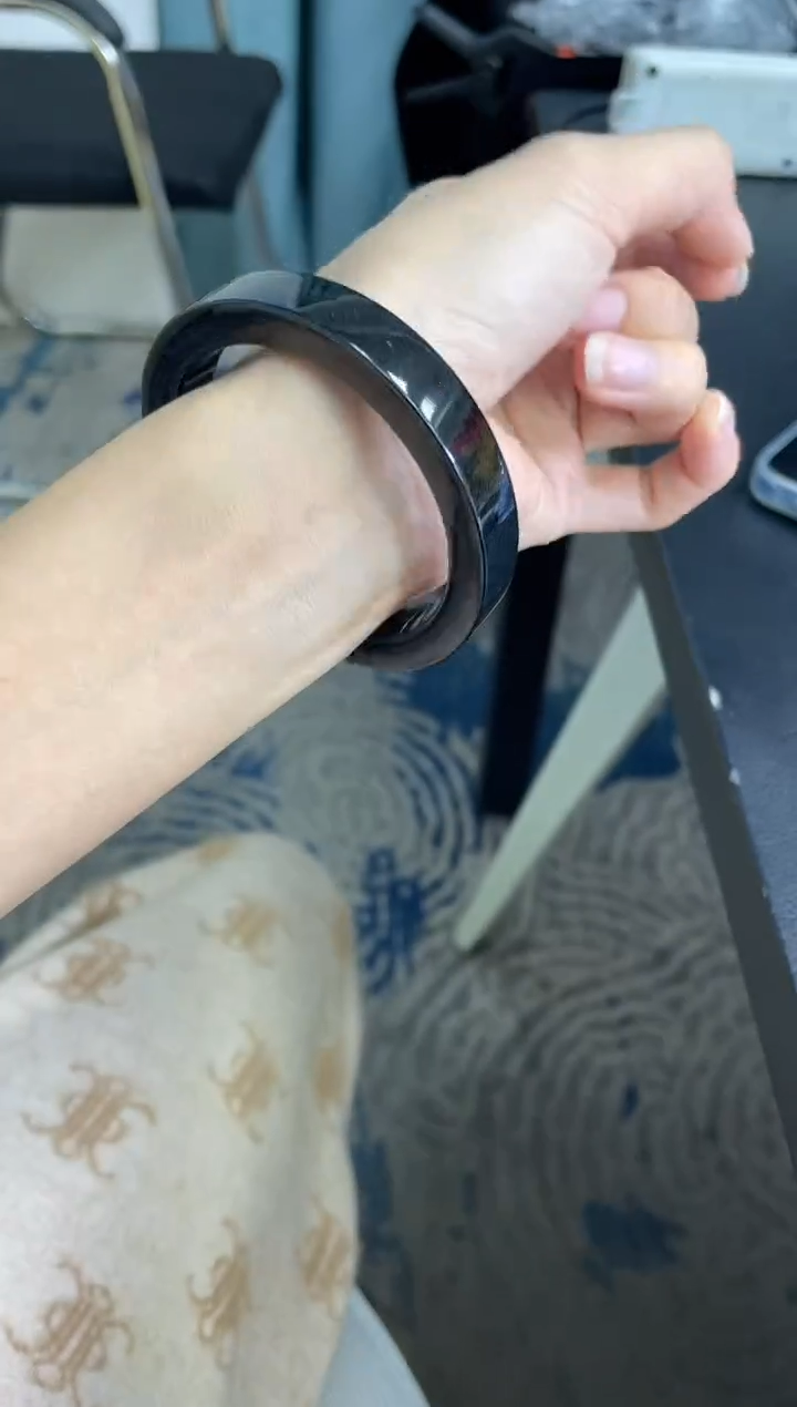 未镶嵌手镯定制翡翠小手镯