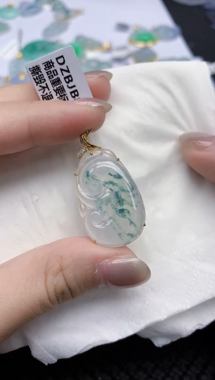 【闪购商品】翡翠颈饰18K金镶嵌天然翡翠A货