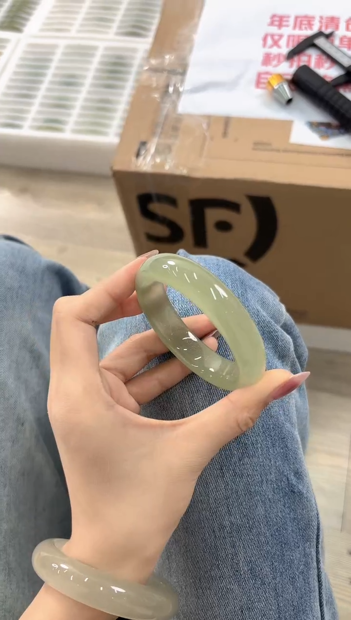 未镶嵌手镯石英质玉117-56D