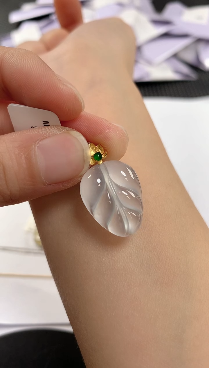颈饰18K金镶嵌翡翠105