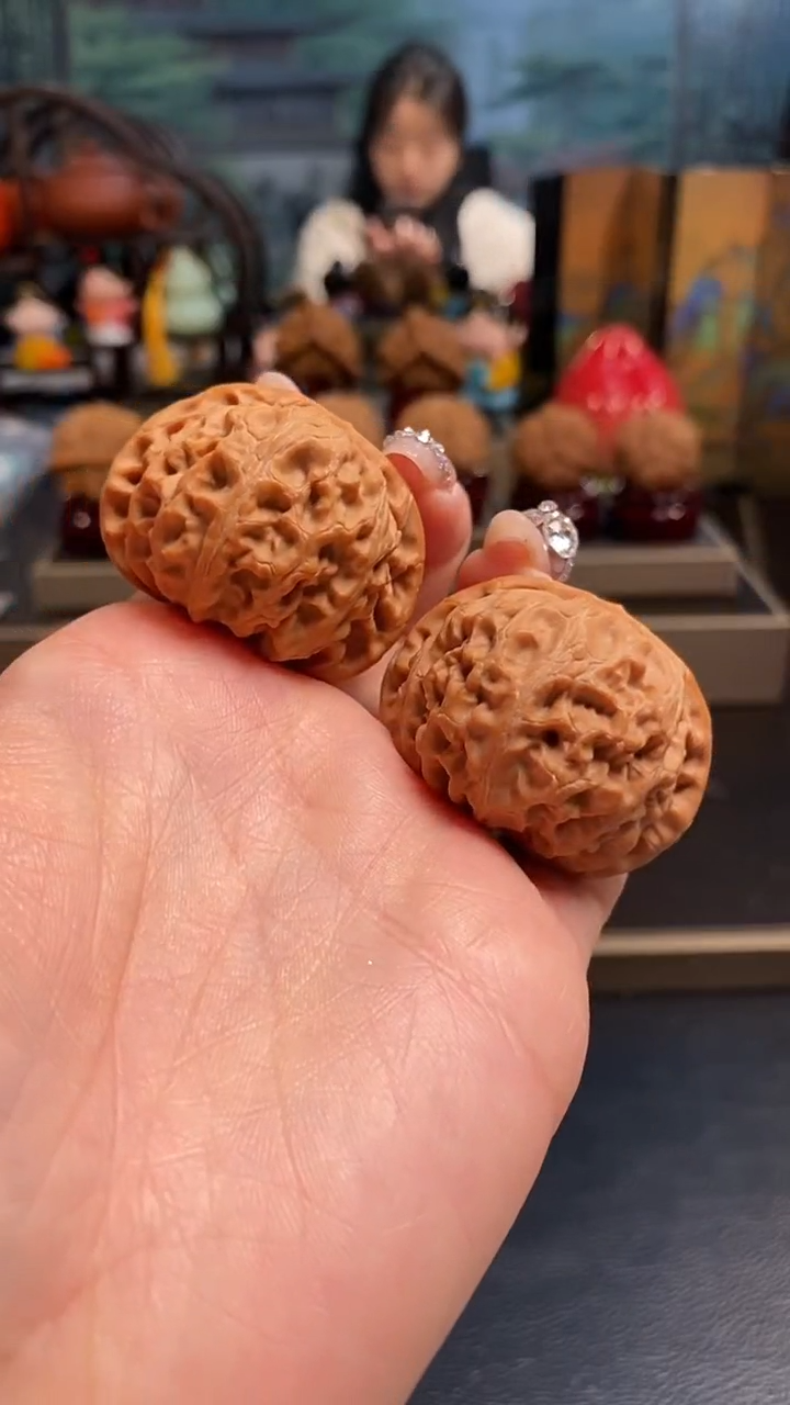 【闪购商品】文玩核桃把件B161宫灯42