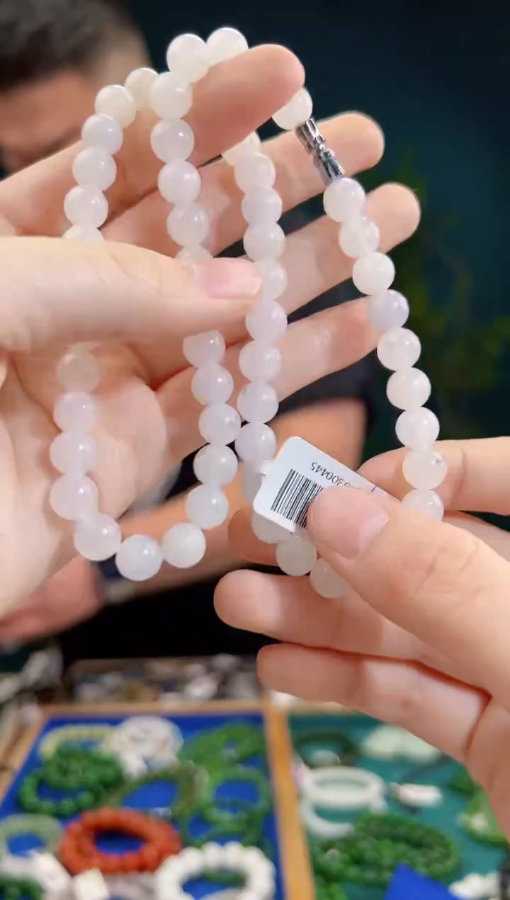 颈饰未镶嵌和田玉一物一证 拍一单发一个