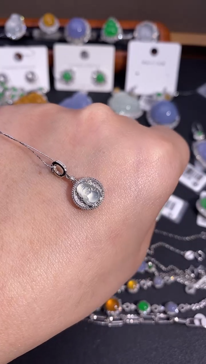 【闪购商品】翡翠颈饰18K金镶嵌吊坠