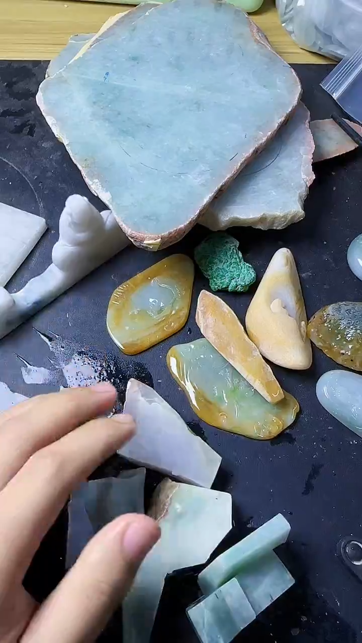 未镶嵌挂件翡翠024