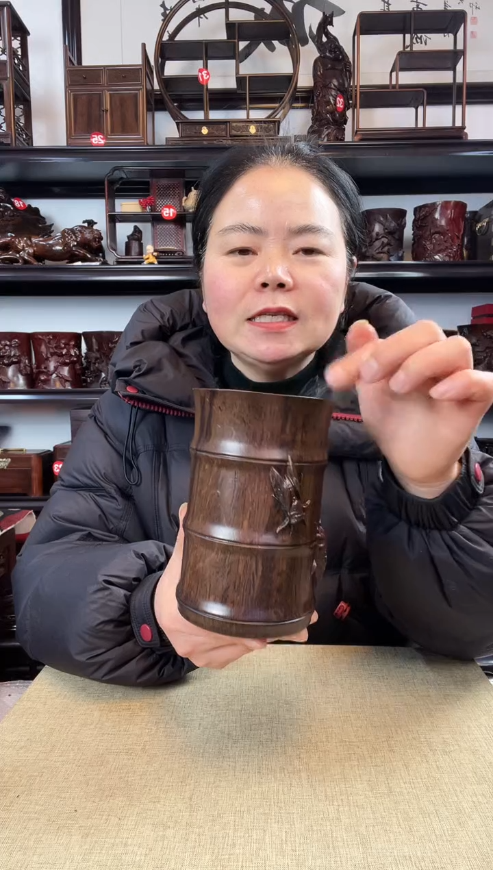 木老李红木工艺品知了笔筒