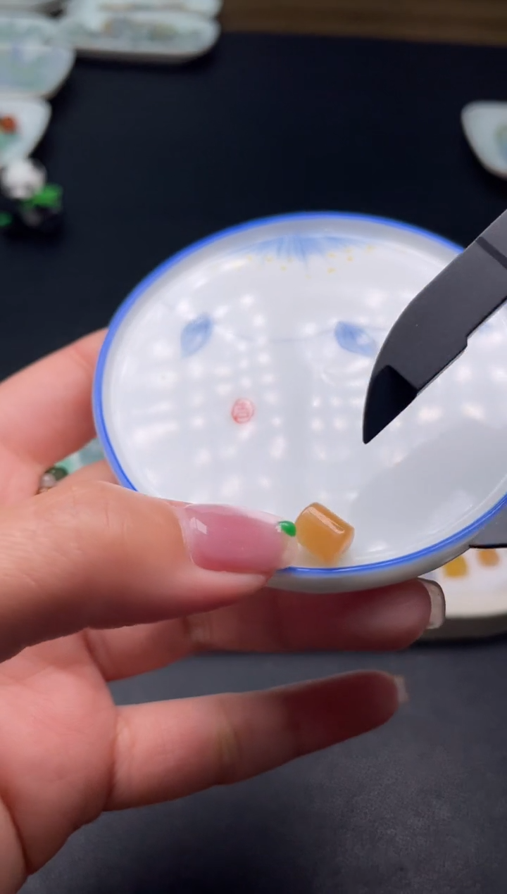 【闪购商品】翡翠颈饰未镶嵌啊A136