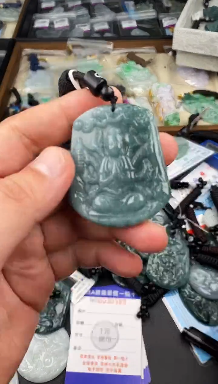 【闪购商品】翡翠颈饰未镶嵌  天然翡翠，一物一图