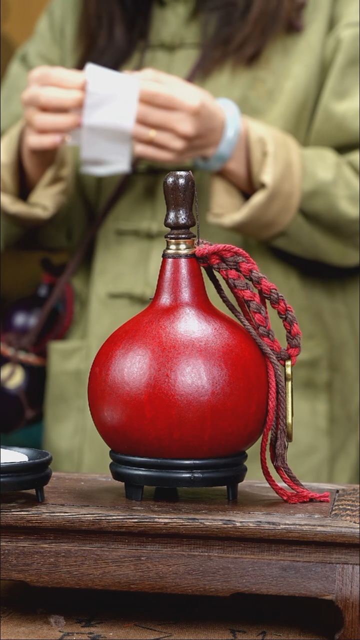 YN037简约大漆款天然酒葫芦（一物一拍）