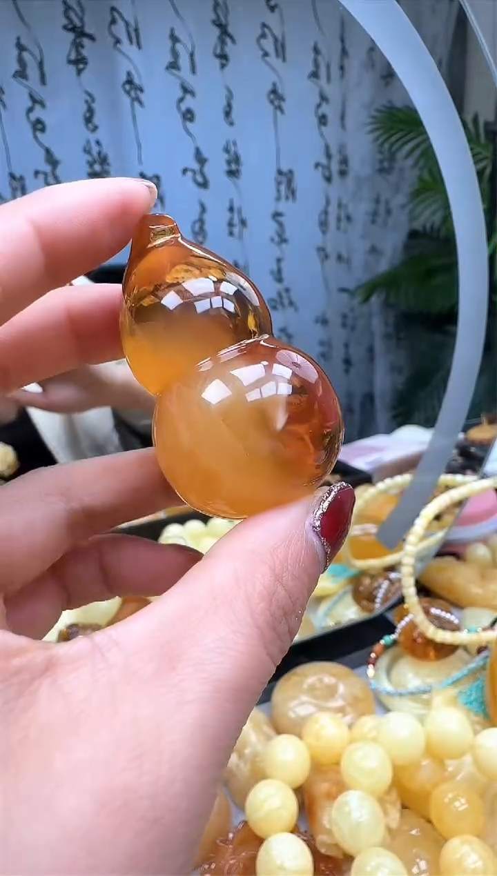 【闪购商品】琥珀裸石未镶嵌挂坠微瑕