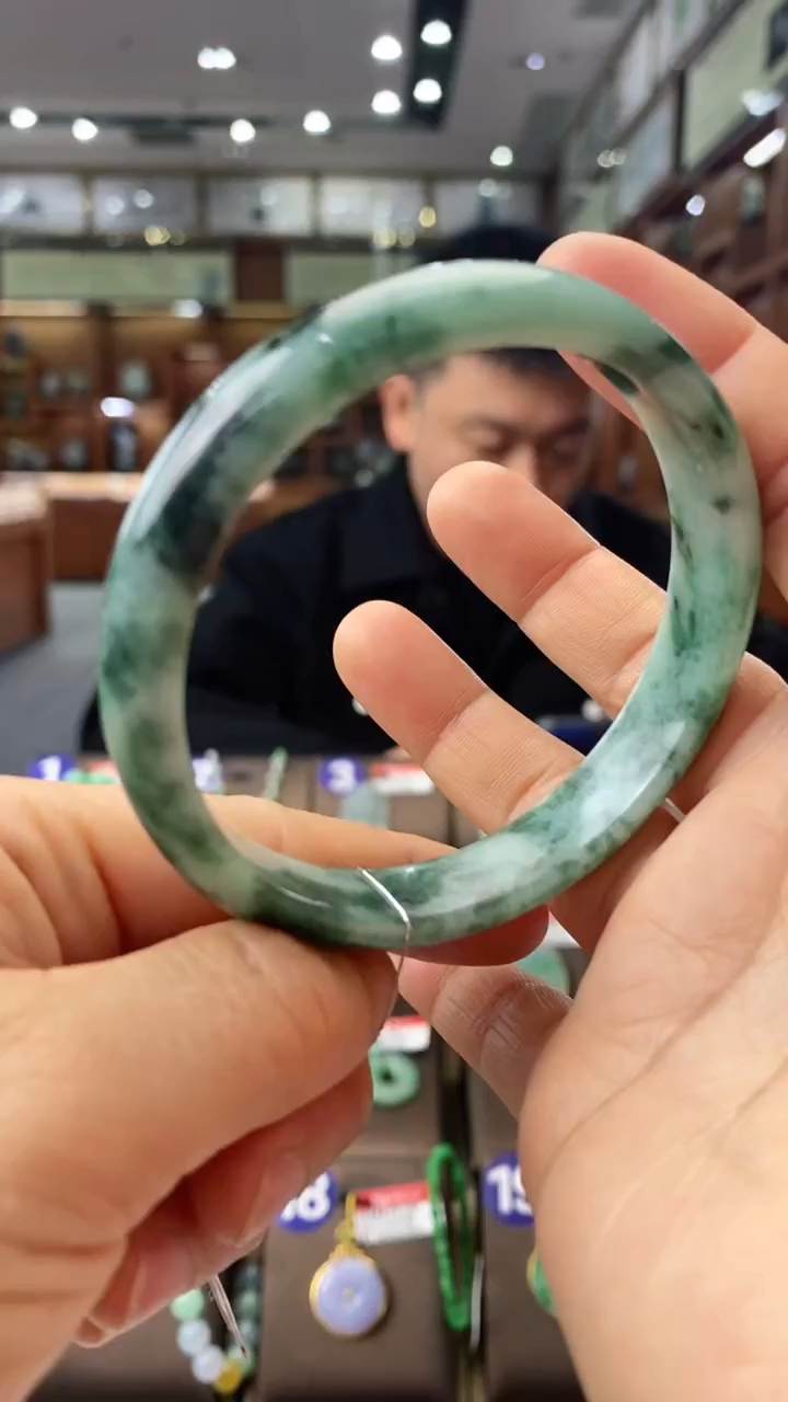 【闪购商品】翡翠手镯未镶嵌57-58手镯