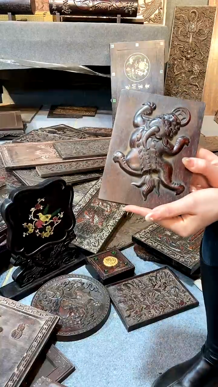 【闪购商品】木紫檀雕刻一物一拍以直播间为准