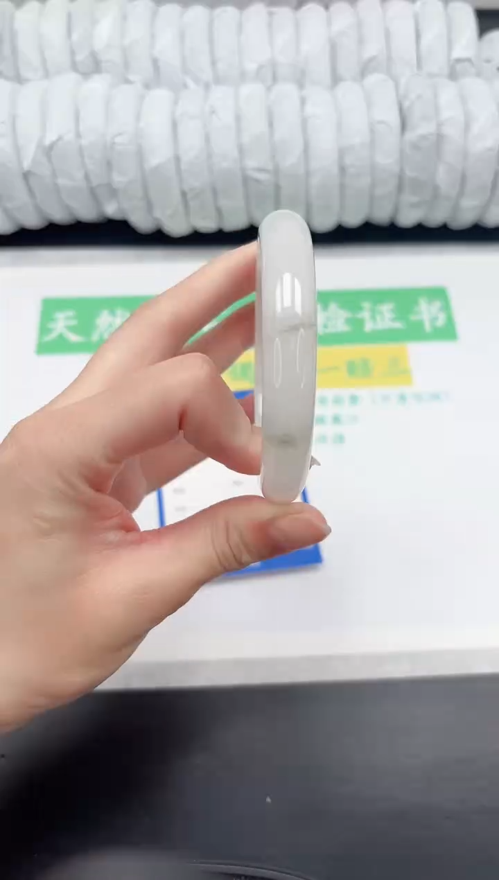 【闪购商品】石英质玉手镯未镶嵌1-61.6