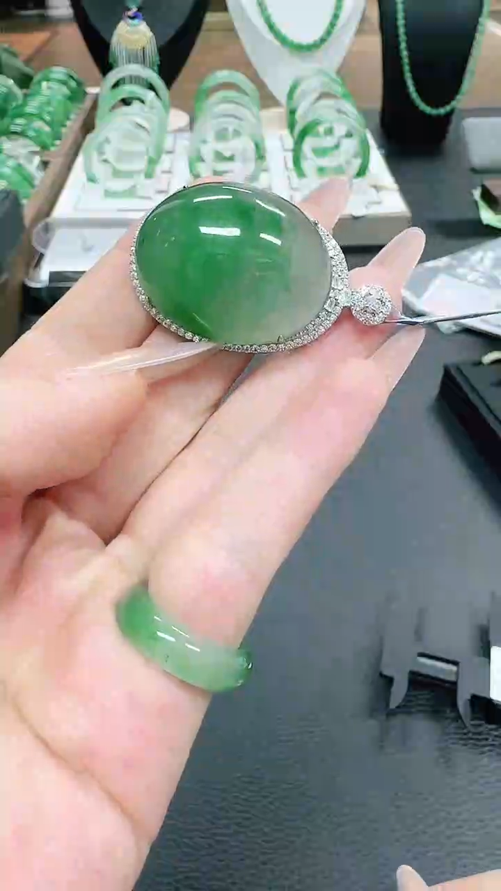 未镶嵌1石英质玉（非洲翠）/6838