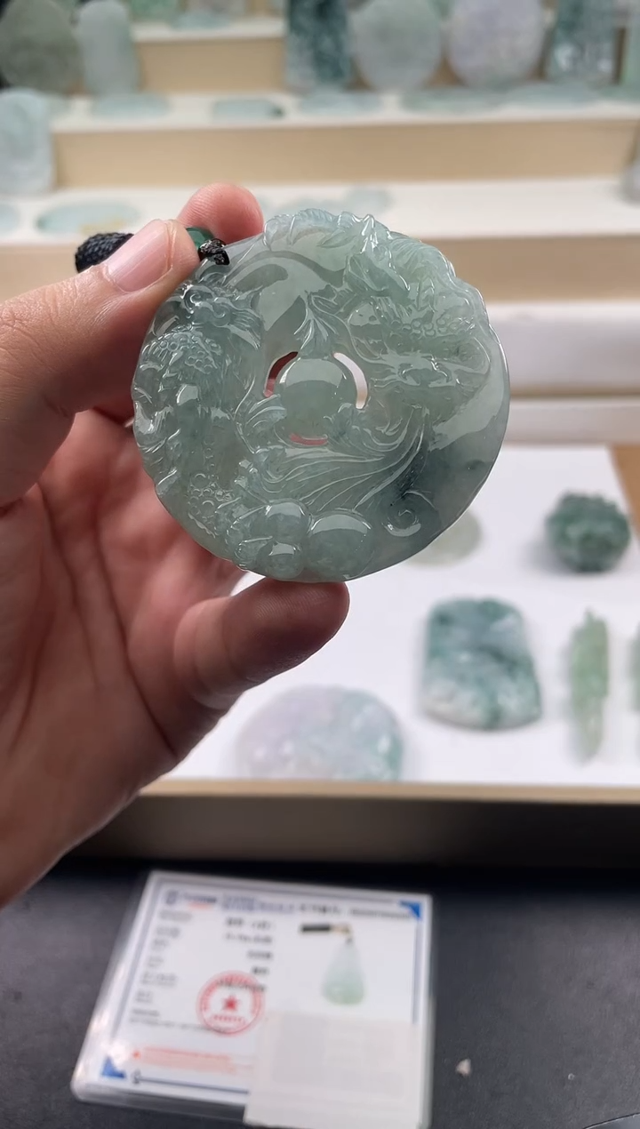 颈饰未镶嵌翡翠影*....9/19/.205