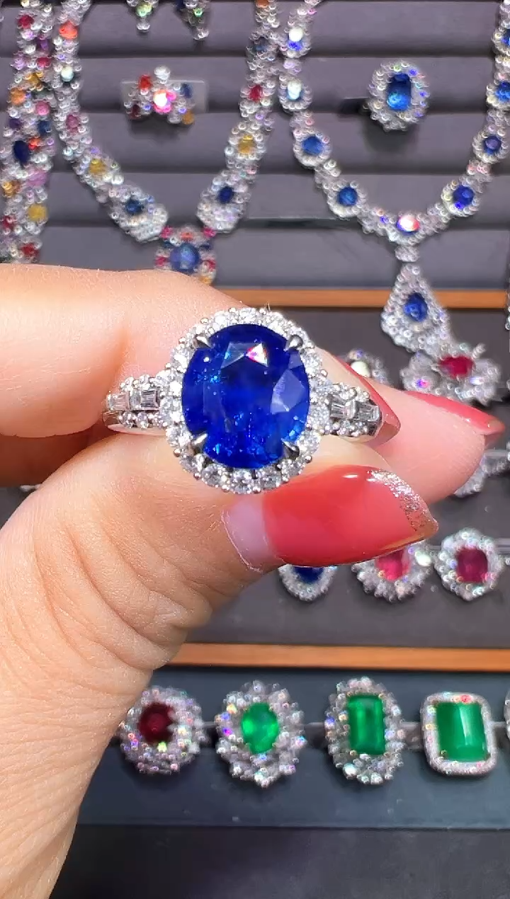 戒指蓝宝石18K金镶嵌3.11克拉