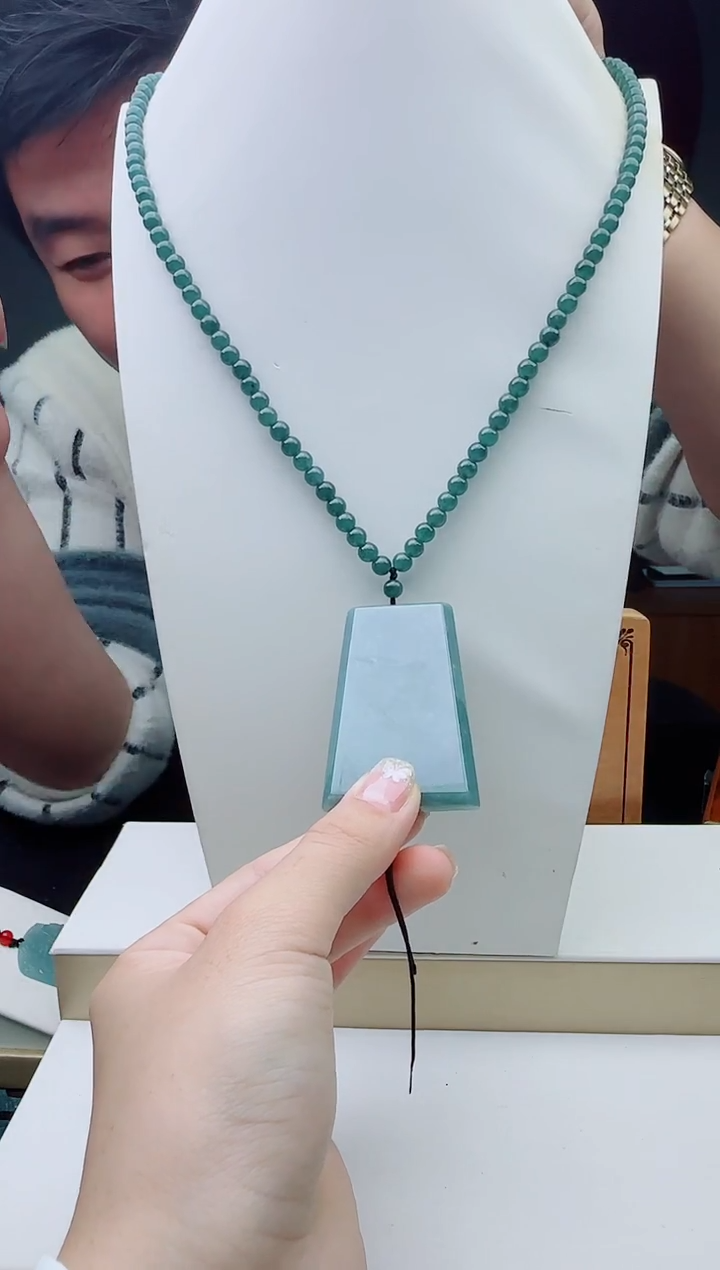 颈饰未镶嵌翡翠多样性发其一