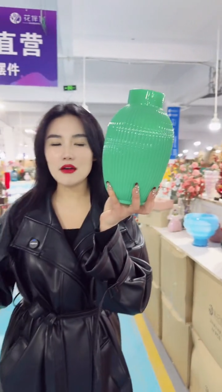 【闪购商品】无铅玻璃UU外贸仓-微瑕花瓶--M49J