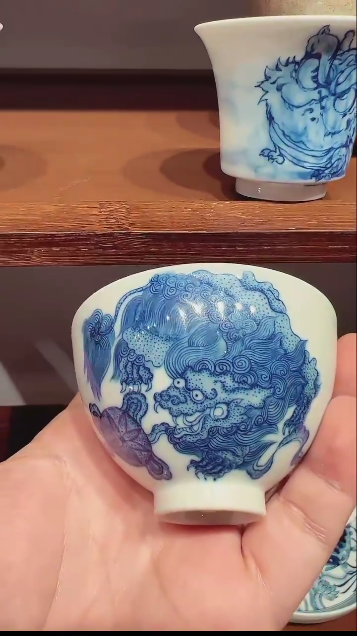 瓷两个赛亚人的杯子